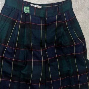 Plaid Pleated long shortsin Green and navy